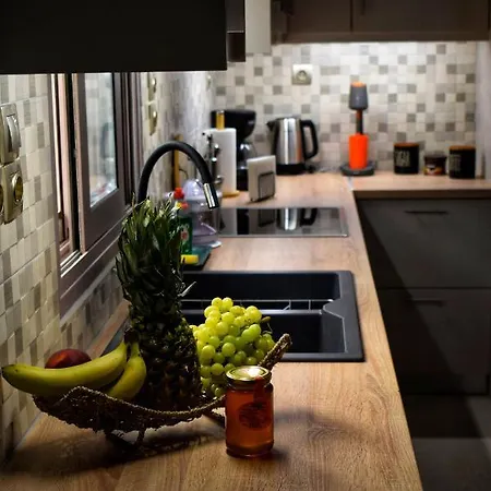 Dolphins House Lixouri